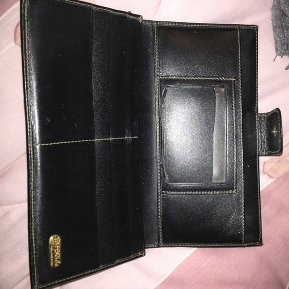 FENDI Wallet Authentic - Picture 3 of 4